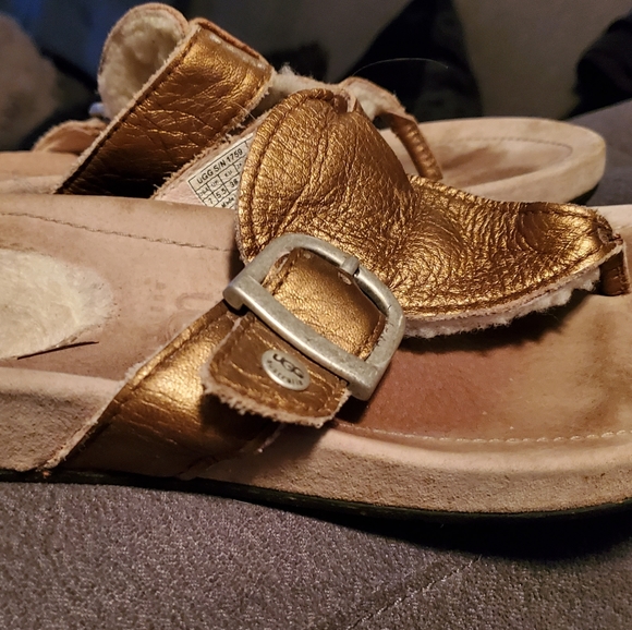 UGG Sandals size 7 - Picture 3 of 7